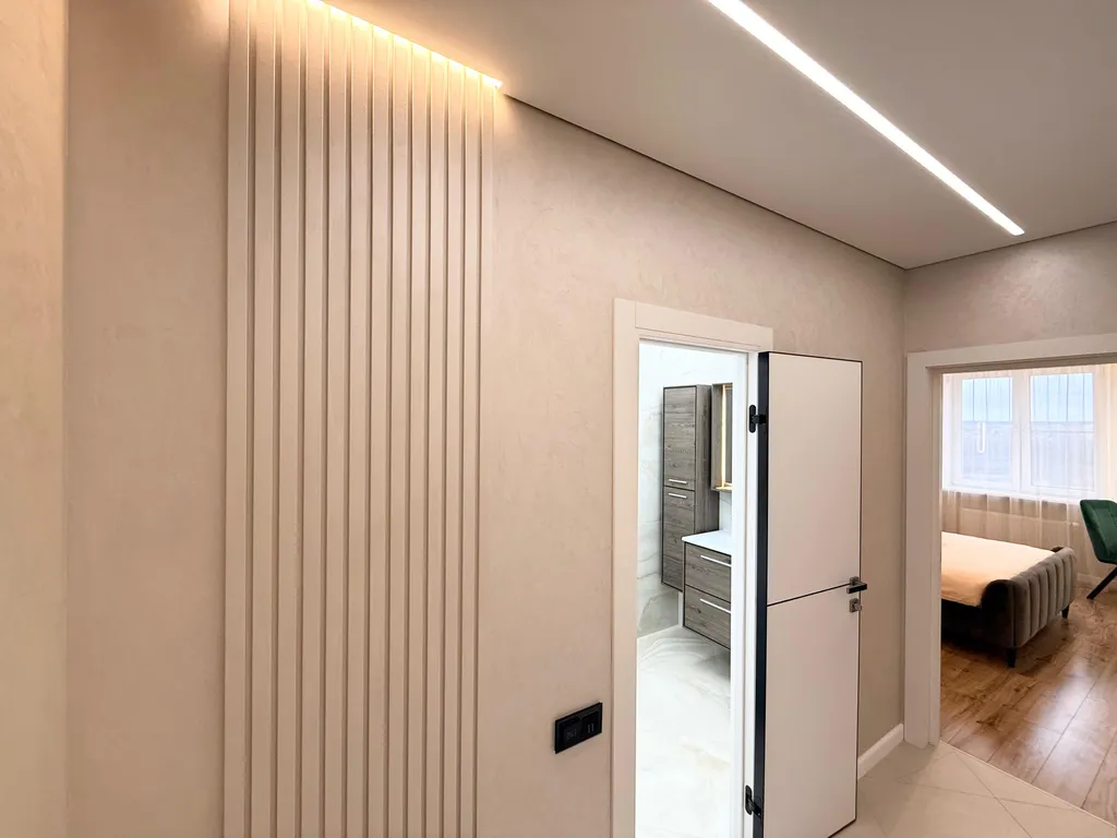 Квартира с большой кухней-гостиной, камином и панорамным видом