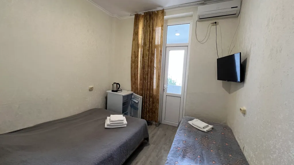 Квартира Квартира Трёхместный номер с видом на море — Гагра