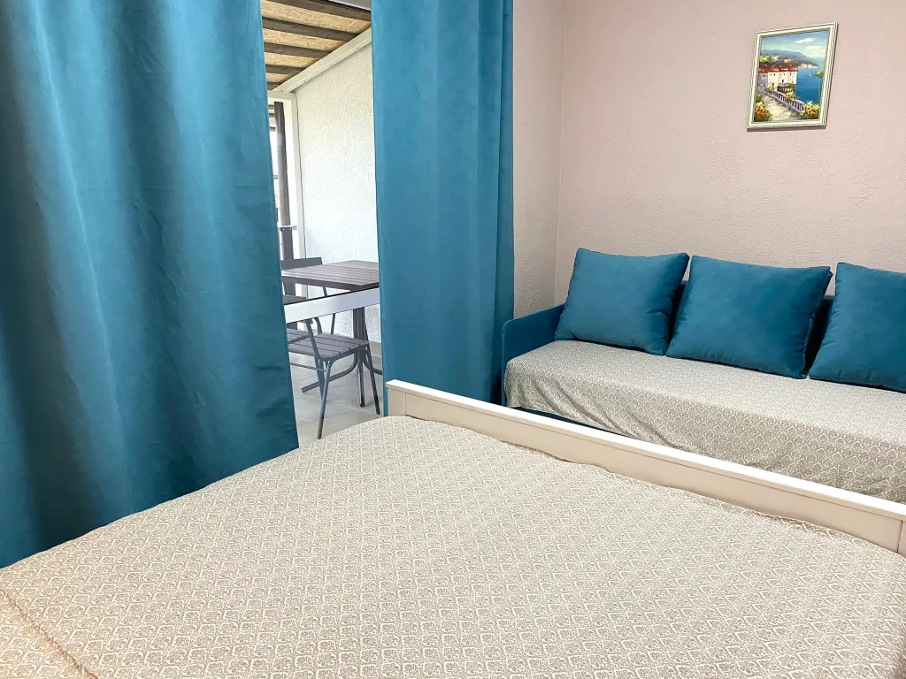 Двухкомнатный апартамент с террасой