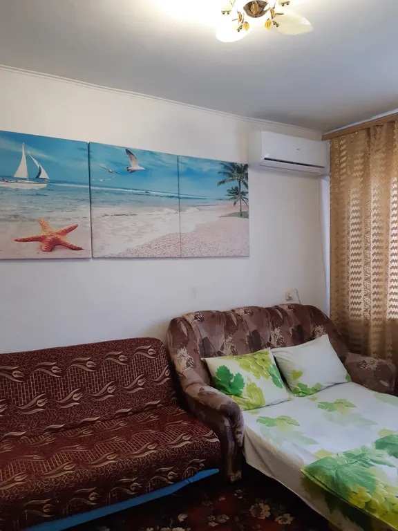 3-комнатная квартира с кондиционером без балкона у института, парка семейным