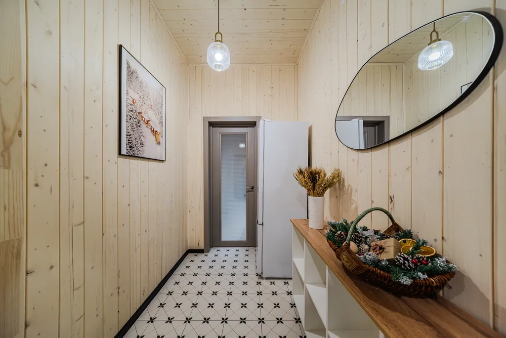 Новый дом с большим столом, кинотеатром, баней