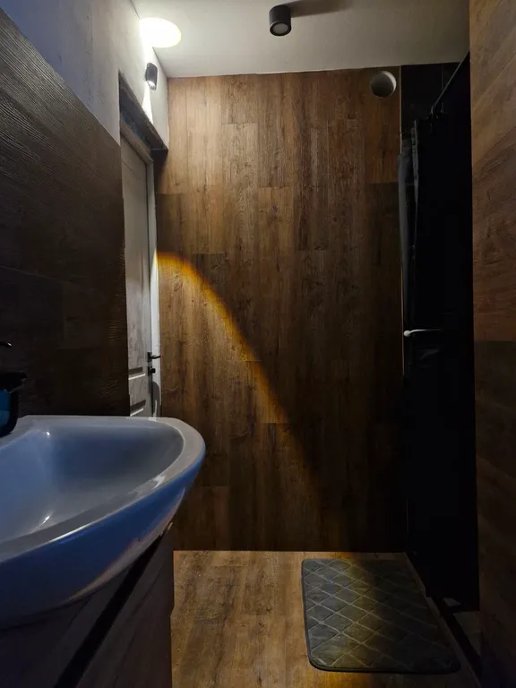 Дом для уединения в лесу и шумных вечеринок