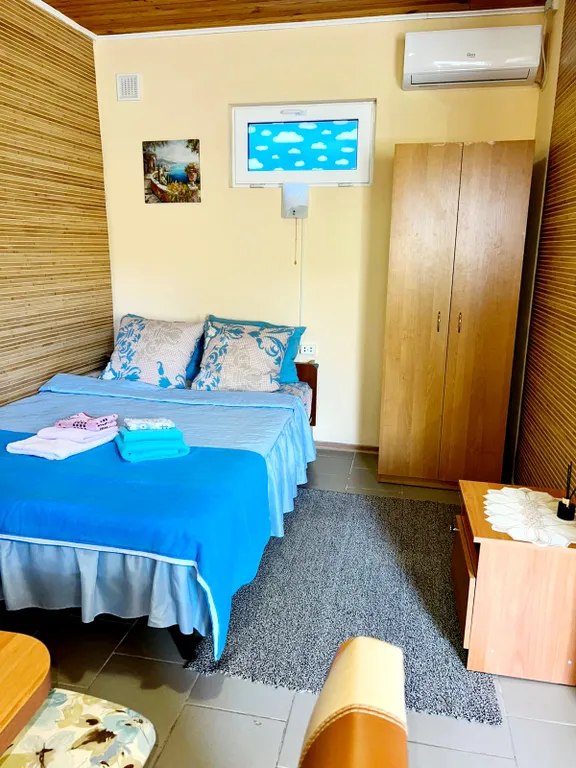 Квартира Семейный номер с диваном — аренда посуточно в Черноморское