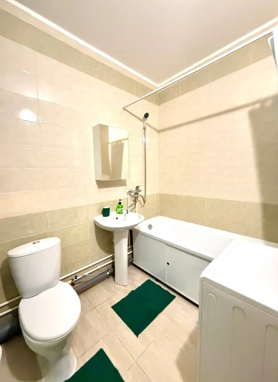 Высокий этаж, вид на город.