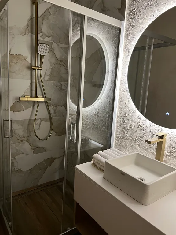 Дом в современном стиле с видом на горы