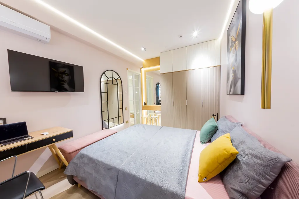 Уютная и теплая квартира в NRG U Tower