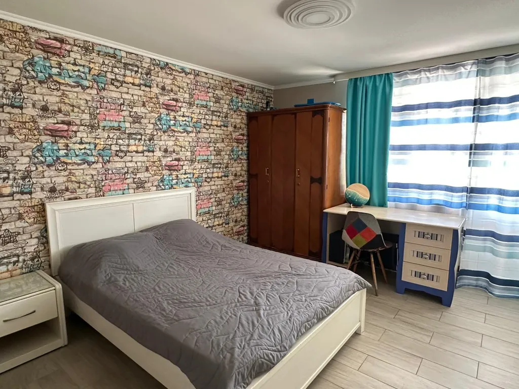 Дом с баней на берегу реки в 10 минутах от центра города