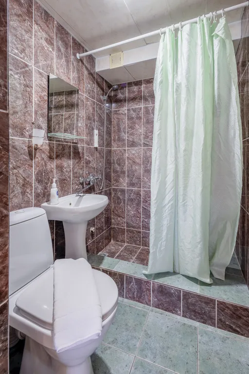 Трехместный номер с видом на горы