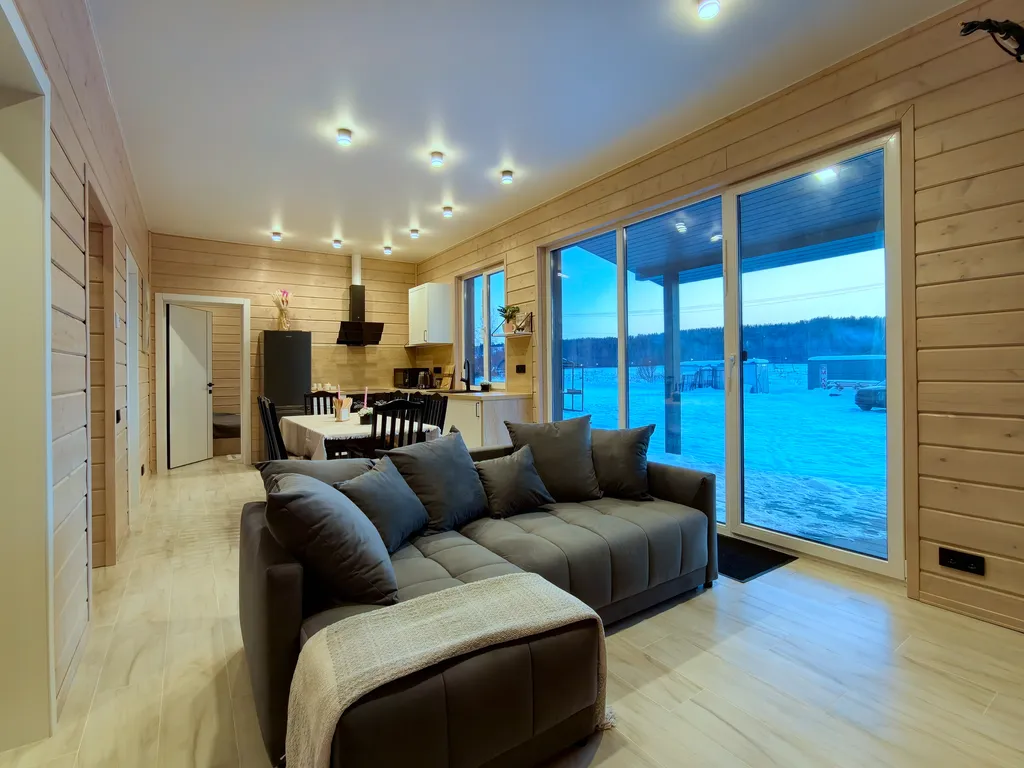 Коттедж Таунхаус на Красном озере — Светлое