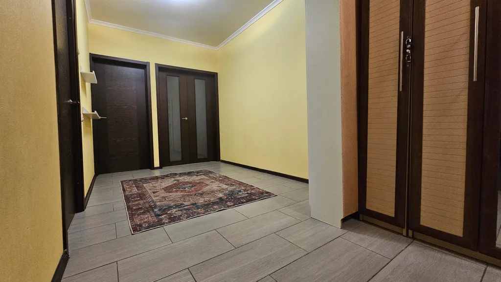 Большая трехкомнатная квартира