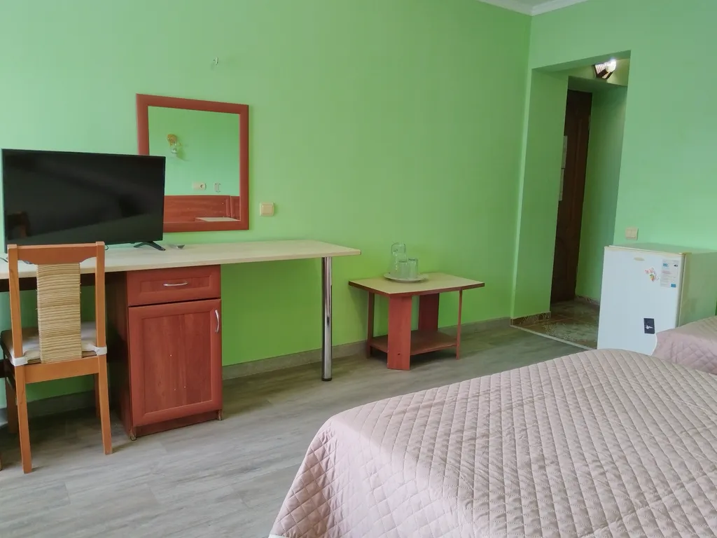 Квартира Квартира Четырехместный номер в гостевом доме Легенда с бассейном. — Анапа