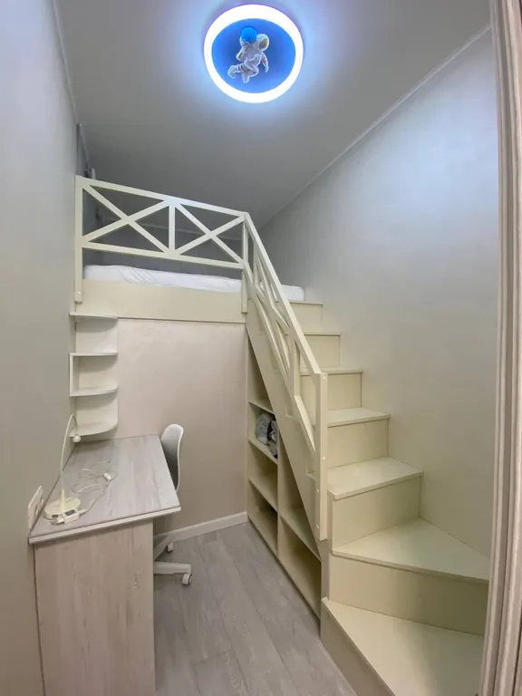 Евротрехкомнатный апартамент с балконом на первой линии