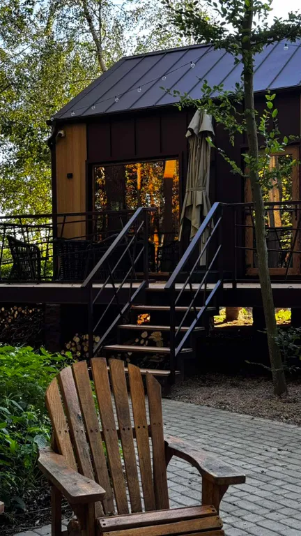 Уютный дом с видом на лес