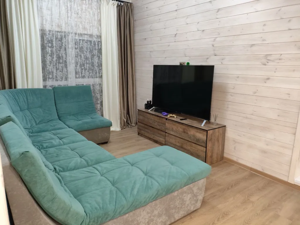 Просторный дом в живописном месте у реки, в 40 минутах от Москвы