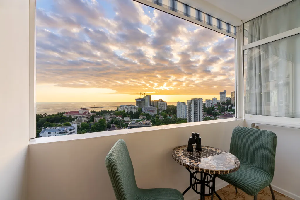 Светлые апартаменты с видом на море