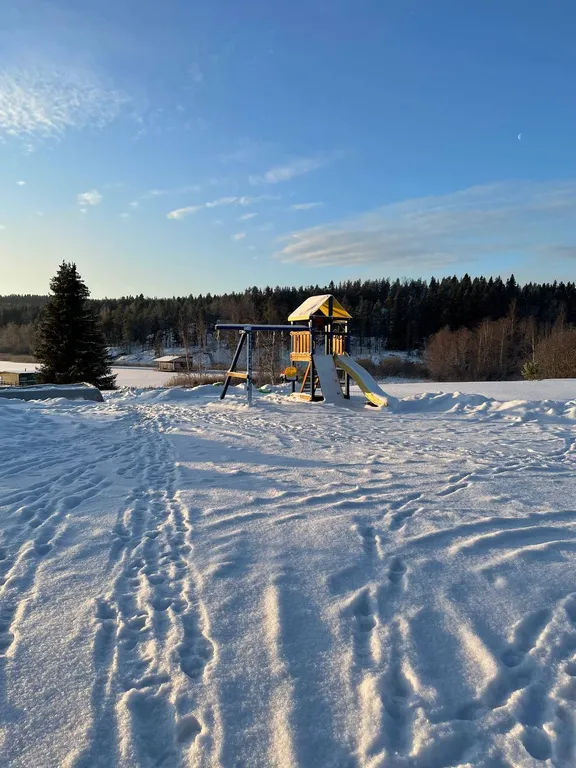 Уютный дом с видом на озеро