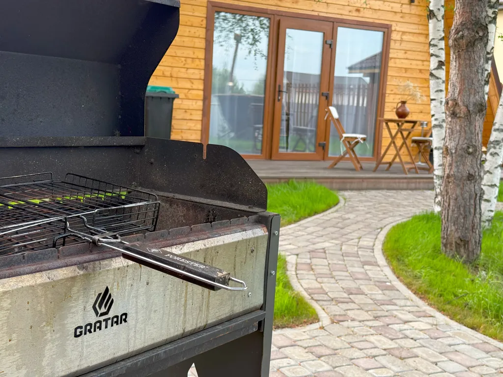 А-фрейм шалаш у леса