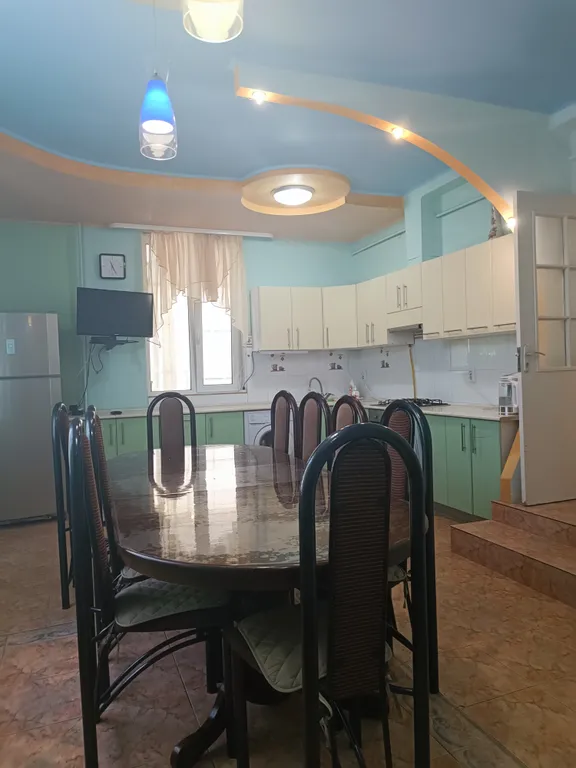 Часть дома с бассейном