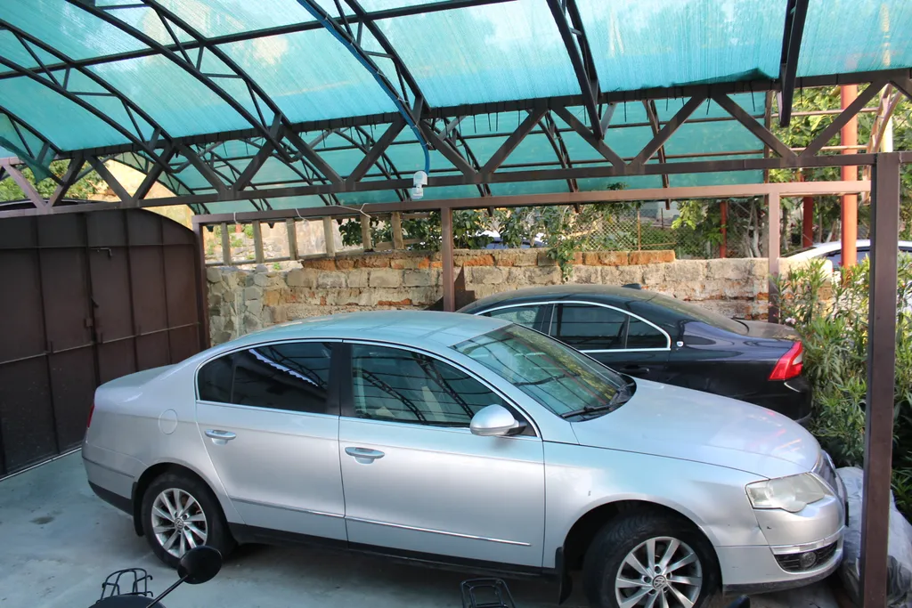 Дом с бассейном в районе Артека и горы Аю-Даг