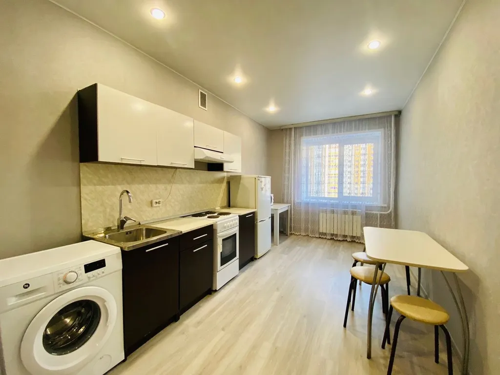 Просторная квартира с евроремонтом рядом с Дворцом Спорта