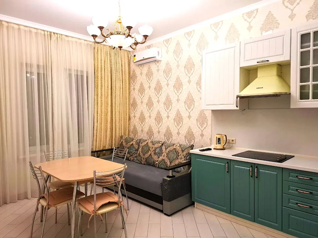 Красивый вид на море и горы в 5 минутах от пляжа