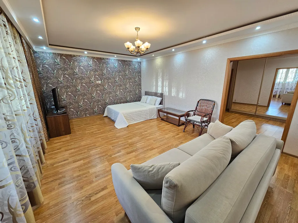 Просторная двушка в самом центре города