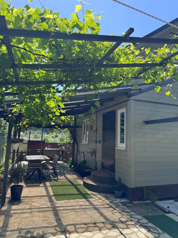 Новый и экологичный дом с бассейном у моря