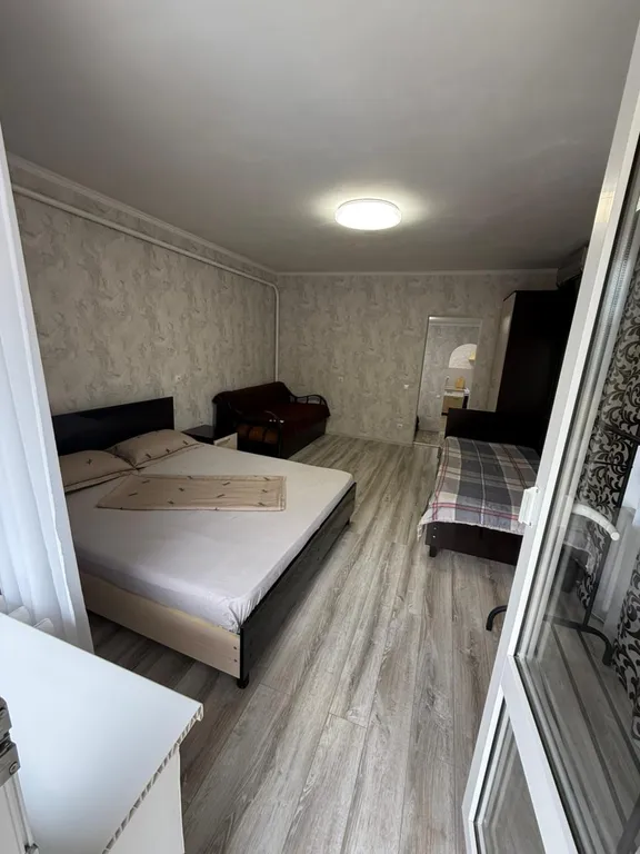 Коттедж Дом, есть все условия комфортного проживанияс июня — аренда посуточно в Кабардинка