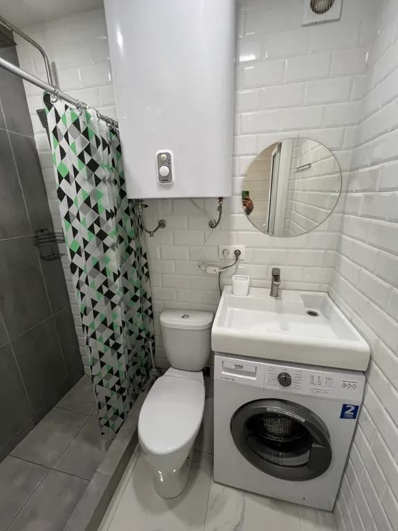 Домик в лесу с большой верандой