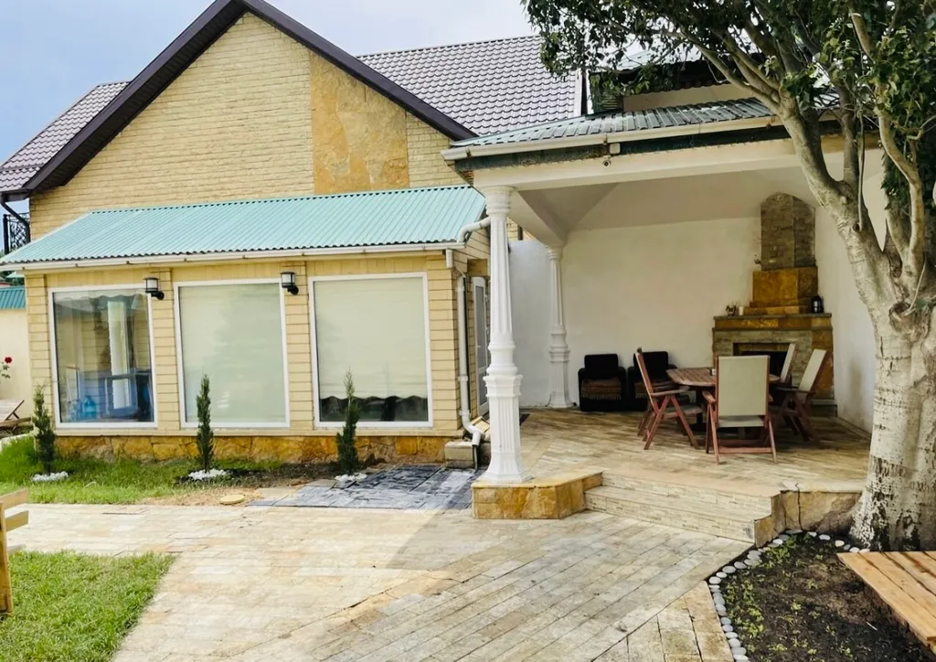 Уютный большой дом у моря