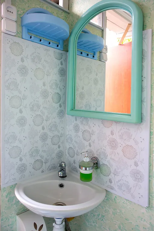 Домик с беседкой с видом на море и горы