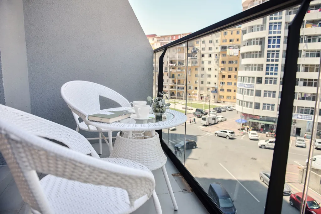 Студия с террасой возле моря