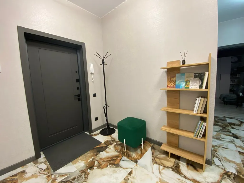 Большая квартира в новом доме, парковка в закрытом дворе, самый центр