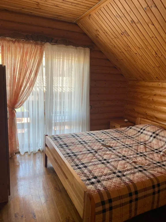 Деревянный сруб на Западном побережье Крыма