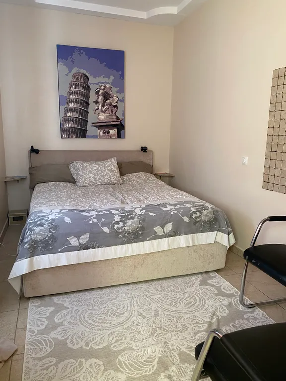 Домик с баней и террасой рядом с фонтанами Петродворца