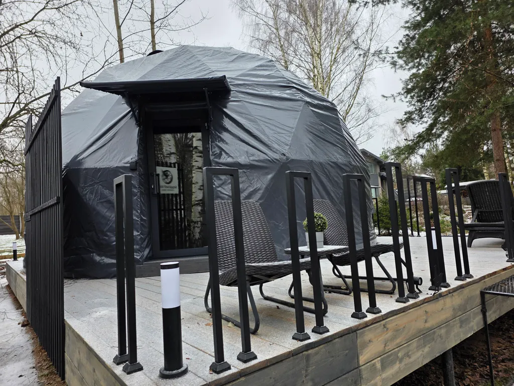 Новая сфера для глэмпинга Бёрд&Self vibe с дизайнерским интерьером