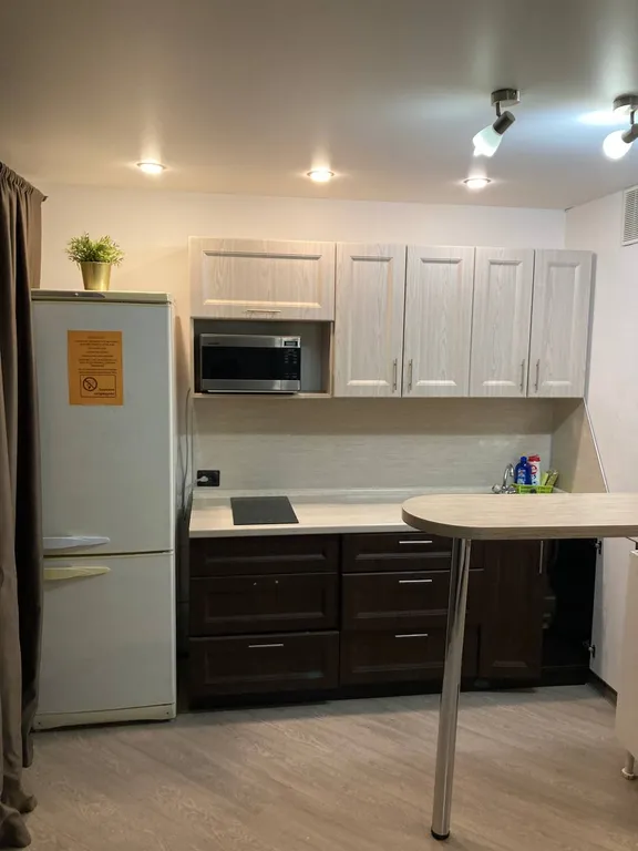 У Гринвича, в шаге от цирка, я свободна сейчас