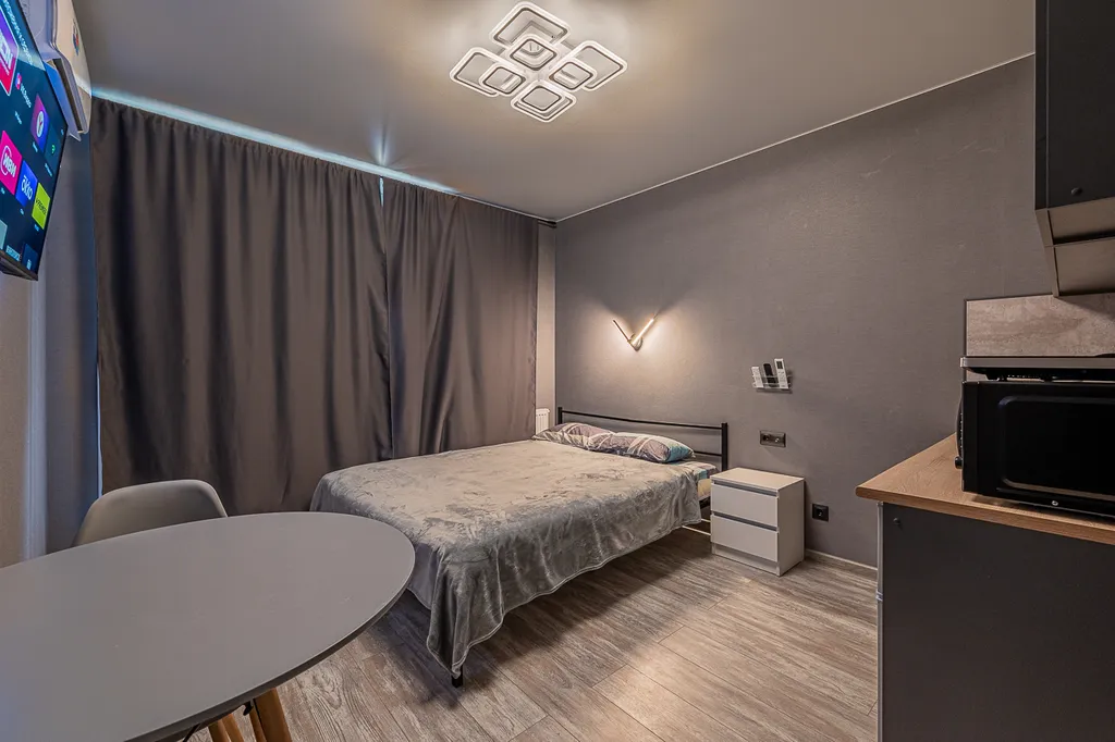 Студия с дизайнерским ремонтом