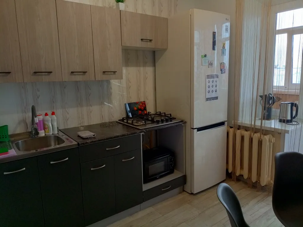 Квартира в спальном микрорайоне с парком для отдыха на Волге