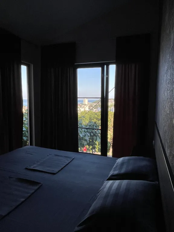 Квартира Квартира 3-местный номер с видом на море, город и горы — Лазаревское