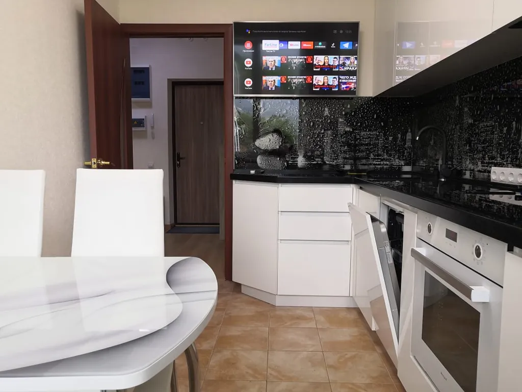 2-х комнатная квартира с балконом, видом на горы и море, парковкой