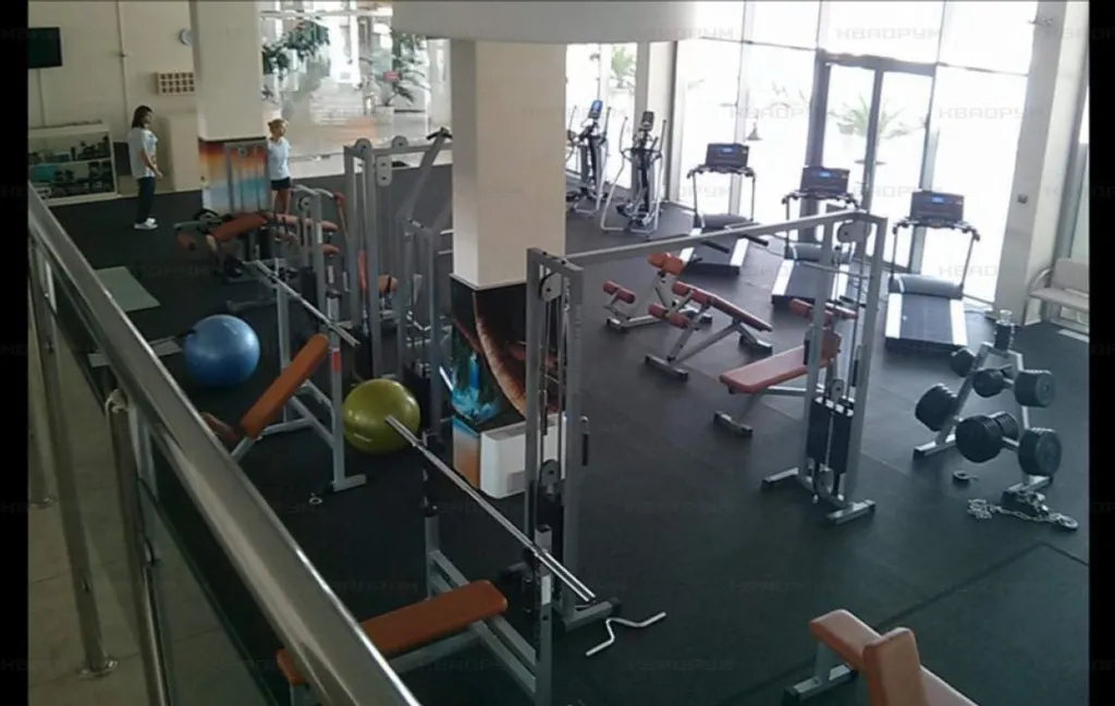 3-комнатная квартира с бассейном у моря