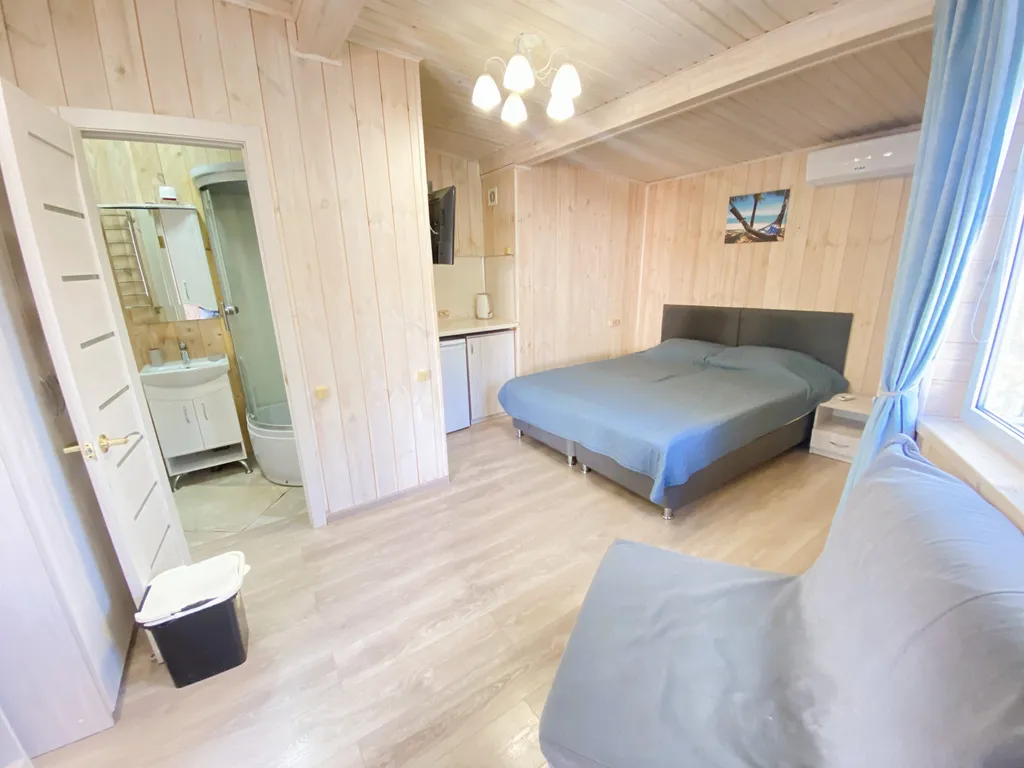 Трехместный Делюкс с отдельным входом №2