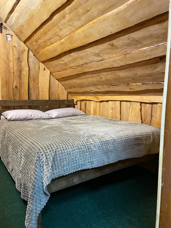 Дом с баней на берегу реки