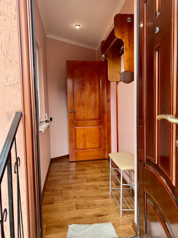 Коттедж Второй этаж дома с отдельным входом с балконом 41м2 ,до моря 4 минуты. — Севастополь