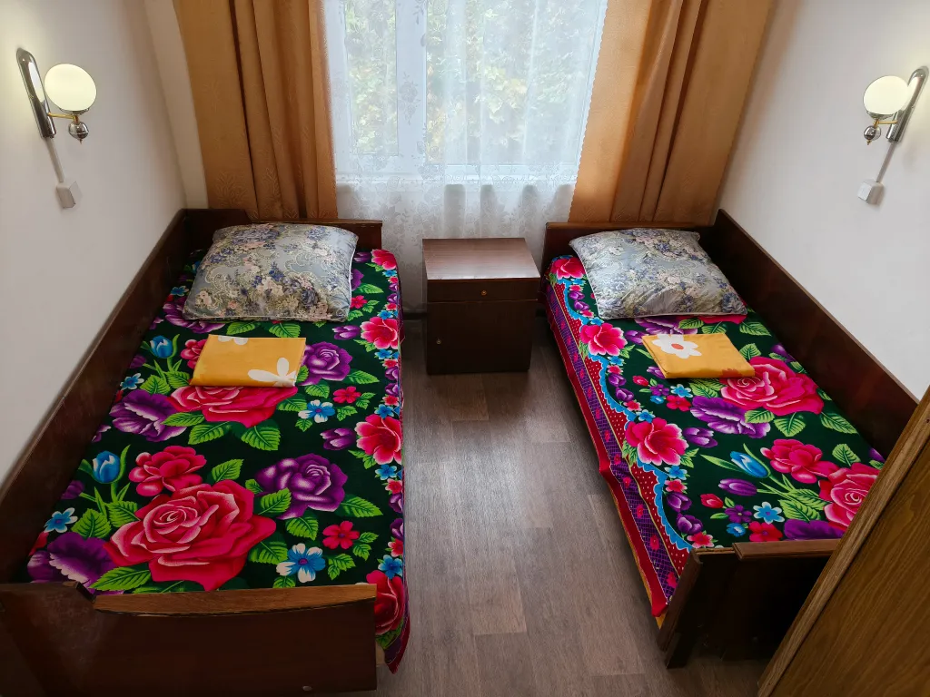 Номер со своей территорией для отдыха под навесом