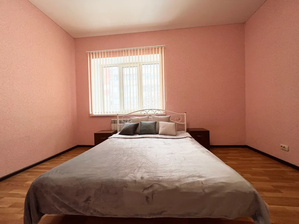 Эконом двушка в районе площади Победы