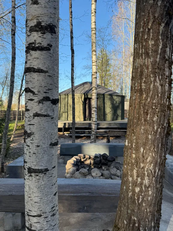 Дом и юрта на Валдае