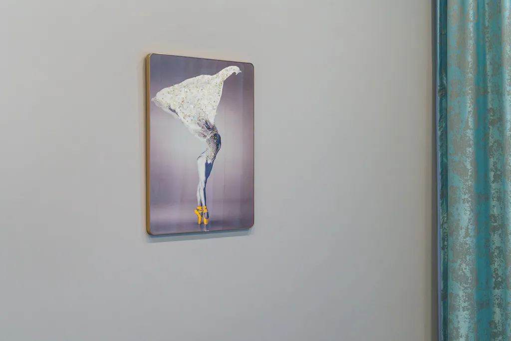 Современная квартира в центре, рядом с Новособорной площадью