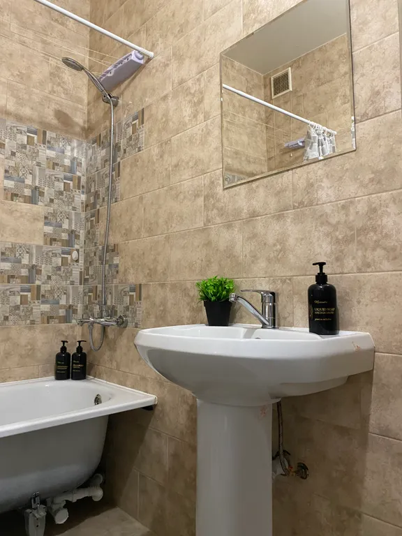 Квартира Большая двухкомнатная квартира в Советском районе — Красноярск